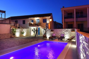 Holiday house Mediterranean stone with private pool
